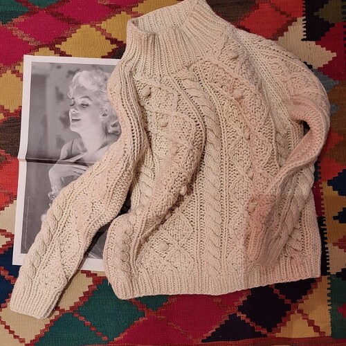 MARILYN MONROE shops Irish sweater