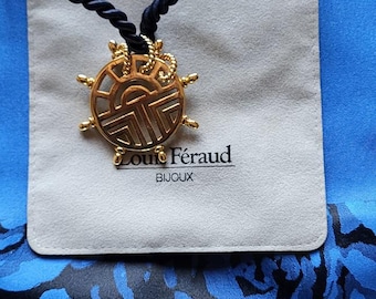 Louis FERAUD pendant