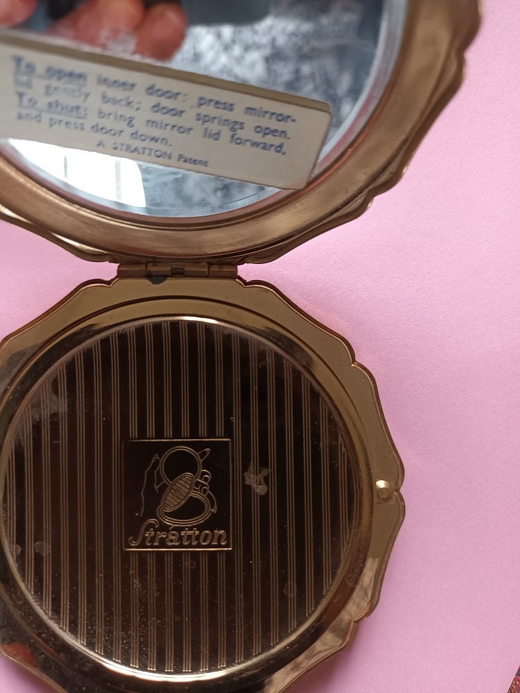 Stratton Square Solid Powder Compact STRATTON Powder Compact 1960 - Etsy