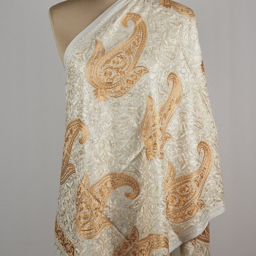 Wool embroidered handmade scarf • Excellent quality wool wrap • 29 shops X 70 inch