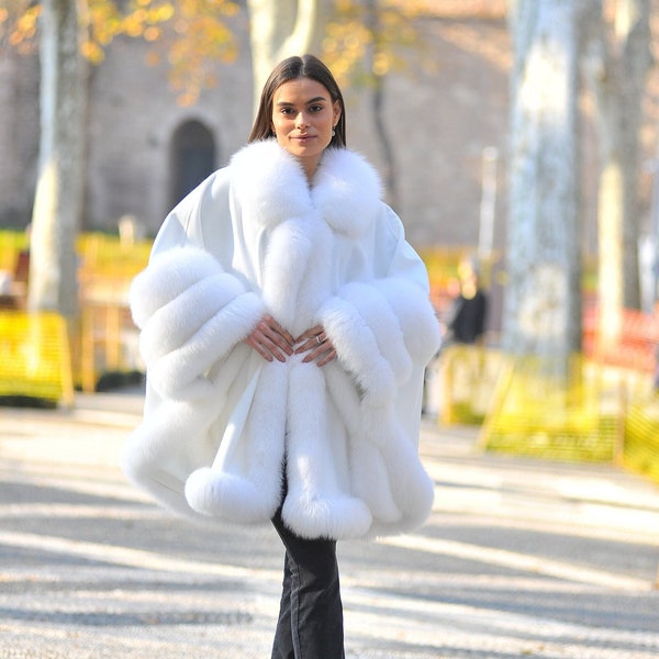 White Cashmere Cape with Fox Fur Trim, Winter clothing cape for women, One size fits all