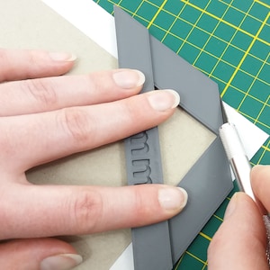 Eckschneidewinkel für sauberes Bucheinbinden und schöne Buchecken / 2-er Set / Werkzeug für Buchbinderei / Buchecken / corner miter tool