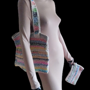 Bolso de Hombro con Cartera a Juego Hecho a Mano de Ganchillo Multicolor Shoulder Bag with Matching Wrist Purse Handmade by Crochet