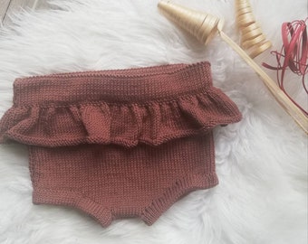 Baby panties with ruffles made from organic cotton