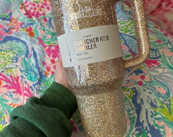 Vaso Stanley con purpurina dorada