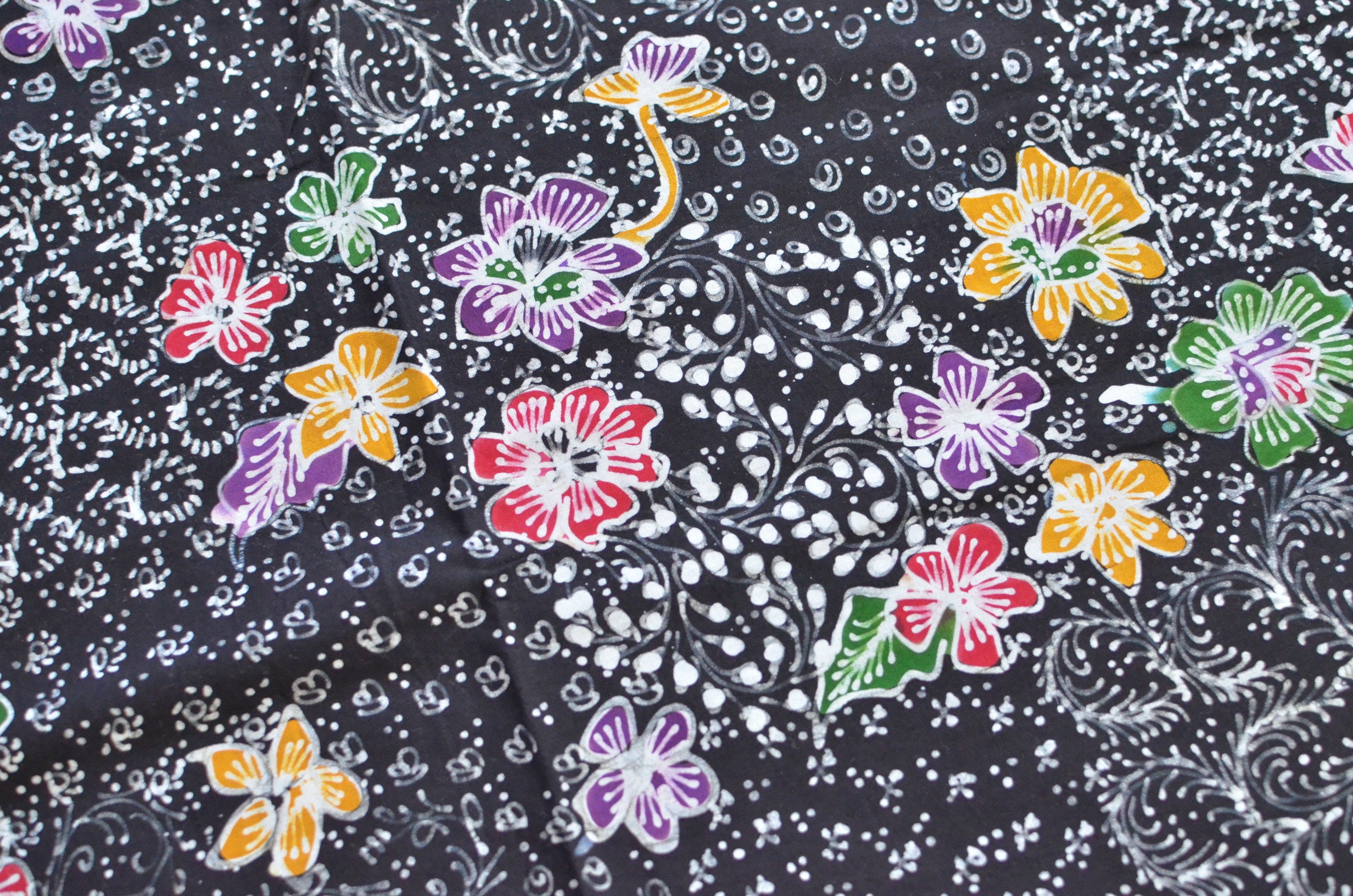 Authentic Indonesian Batik Hand Drawn Fabric Black White Red Green ...