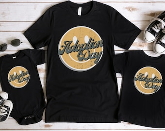 Bijpassende familie-T-shirts met retro smiley