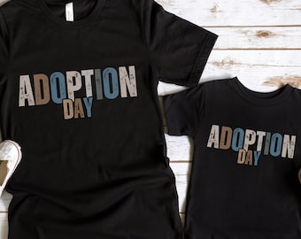 Bijpassende familie-T-shirts voor adoptiedag: T-shirts voor viering