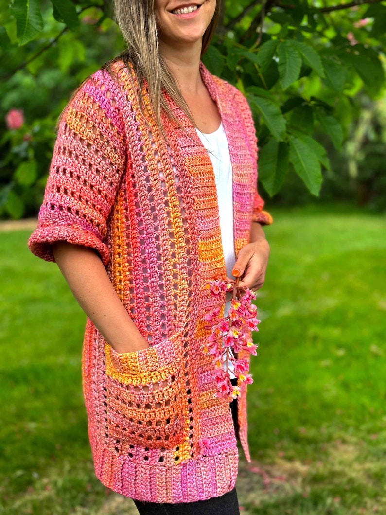 Mönster för virkad kofta i "Blush of Summer", virkmönster för kofta för kvinnor, mönster för virkad sommartröja, bekväm kofta, PDF-mönster bild 1