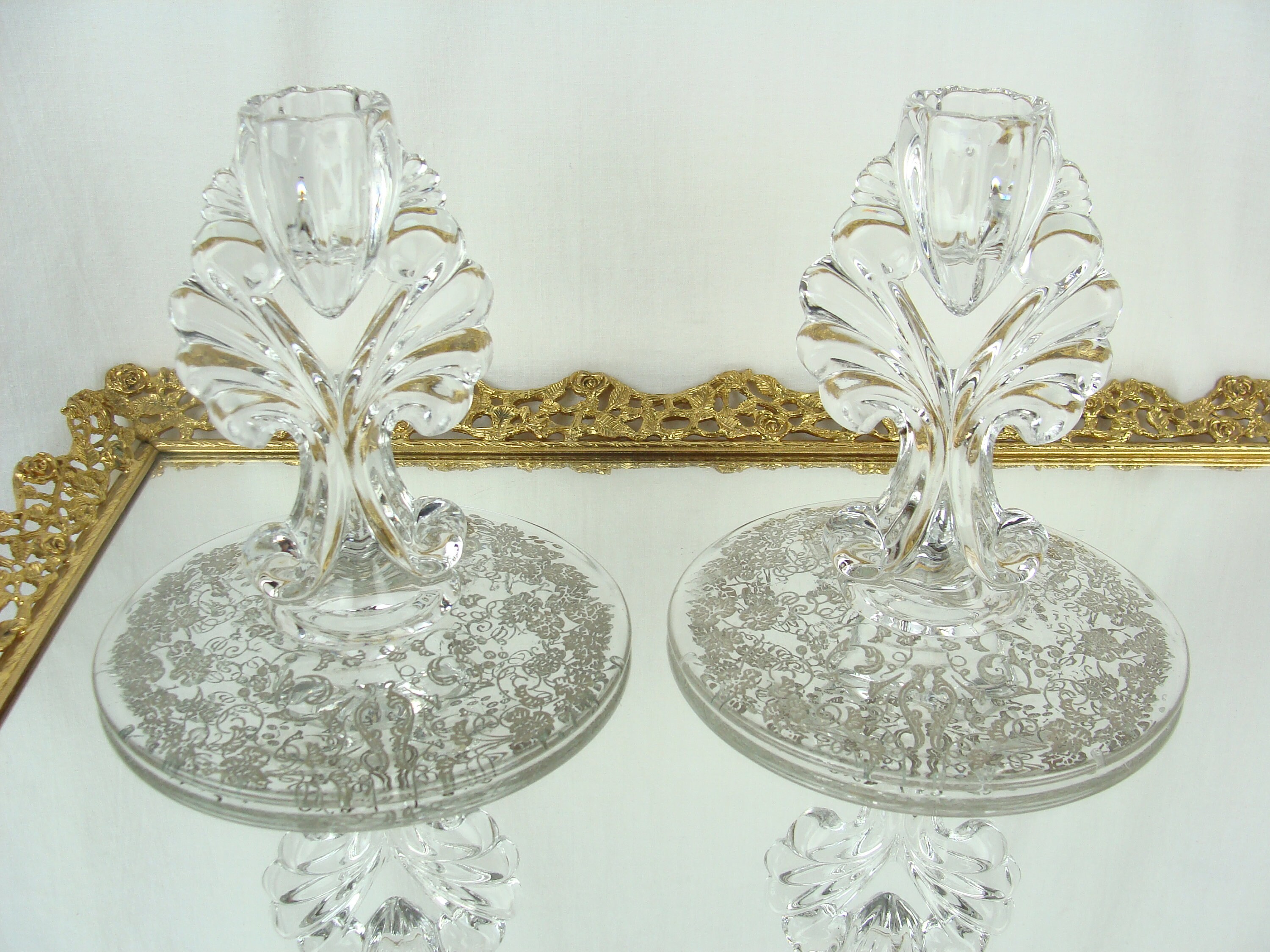 Lot De 2 Bougeoirs Verrerie D’Art Signés – Hauteur 32 Et 26 Cm