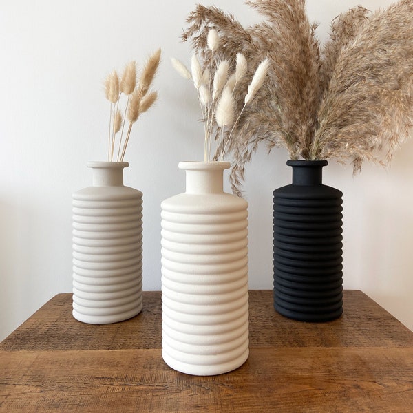 Ribbed Hand Painted Vase with Bunny Tails | Matte Ceramic Effect Vase | 21cm Tall | Vase for Dried Flowers Pampas | Neutral Boho Vase