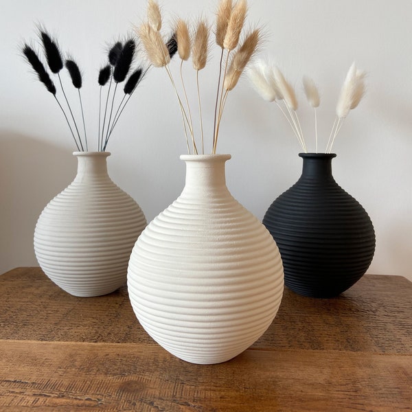 Round Ribbed Hand Painted Vase | Ceramic Effect Matte Vase | Home Decor | Vase for Dried Flowers | Black Grey Beige Decorative Small Vase