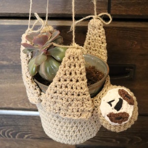 Sloth planter hanger