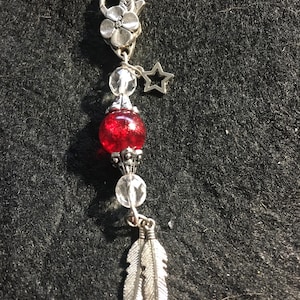 Handmade Beaded Bag Charm: Feather & Faux Pearl Keychain Accessory