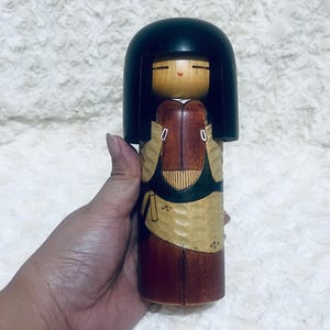 伝統的な木製こけし カップル ヴィンテージ モダン クリエイティブ 木製こけし ペア サイン