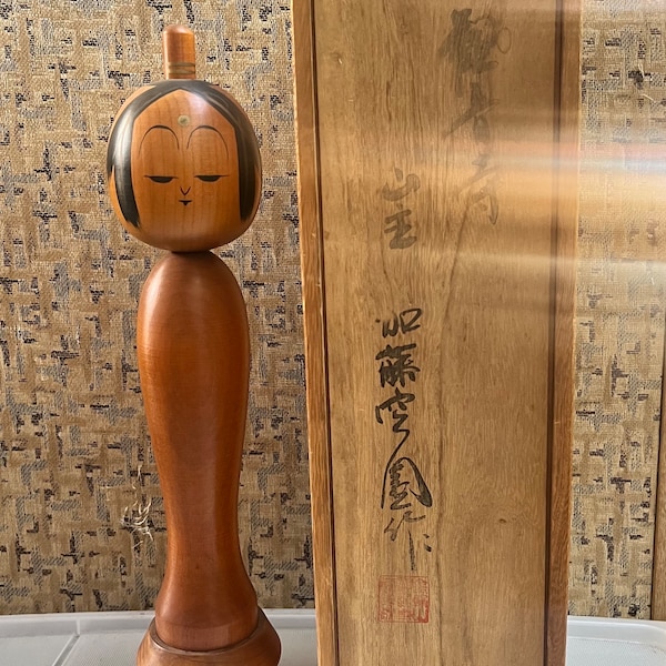 Poupée Kokeshi Bosatsu Kannon en bois vintage 36 cm dans une boîte en bois