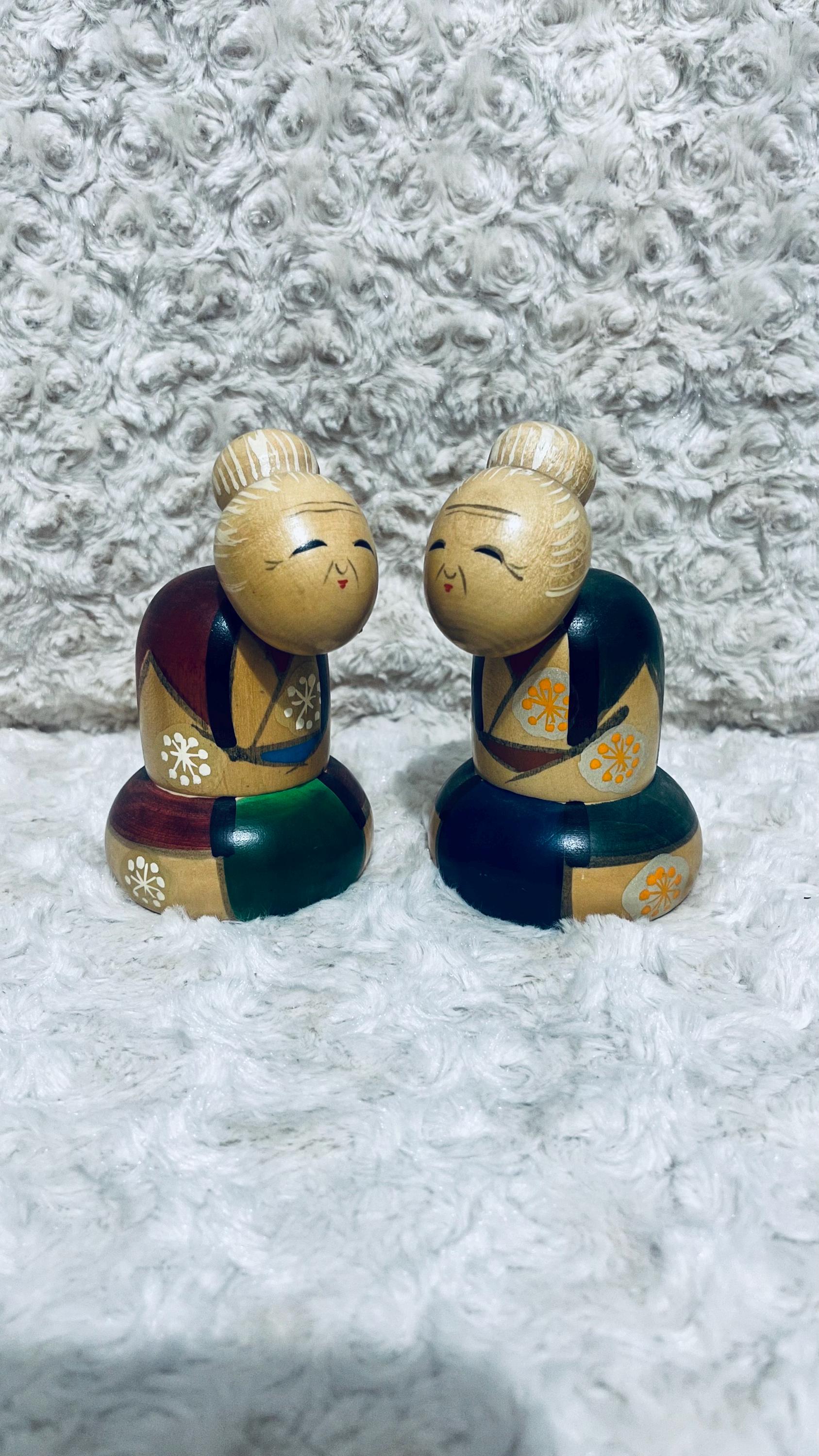 現代創作木製こけし ペア おばあちゃん 12cm サイン 宮下肇 - Etsy 日本