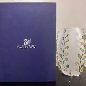 Beautiful Swarovski Emerald Lead Crystal  Vase in Box