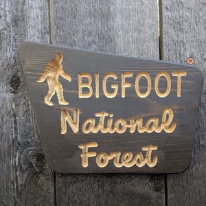 Letrero en miniatura del Bosque Nacional Bigfoot