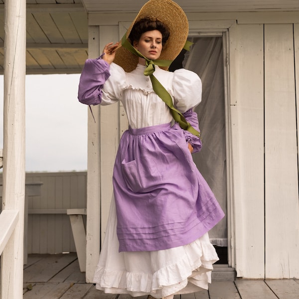 Apron and oversleeves "Tasha Tudor" Victorian Edwardian style