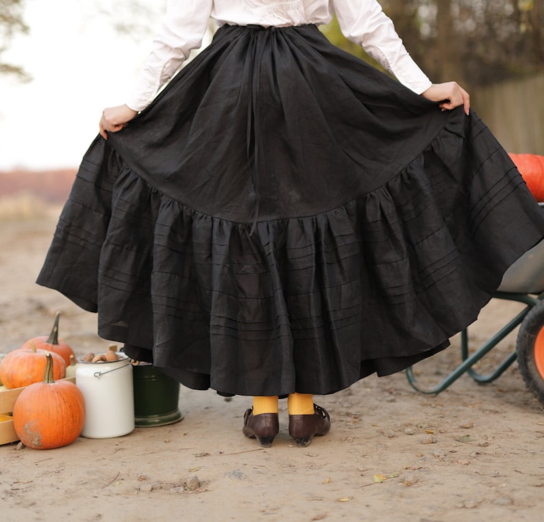 Black Petticoat Gibson girl in Edwardian Victorian style zdjęcie 3