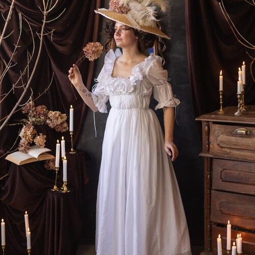Robe chemise à la reine en batiste de soie du XVIIIe siècle, robe Régence doublée de coton