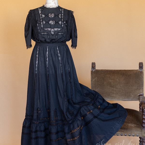 Dress "Olympia" in the Edwardian Victorian style