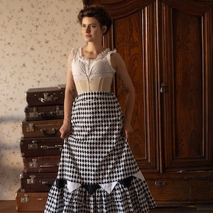 Petticoat Harlequin in Edwardian Victorian style zdjęcie 1