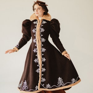 Cappotto &quot;Constance&quot; con pelliccia sintetica in stile edoardiano cappotto in lana stile vintage