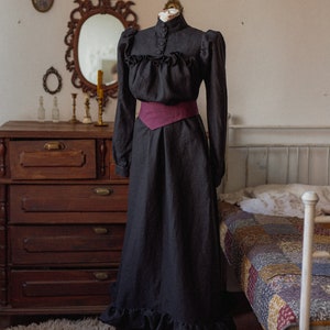 Dress &quot;Bertha&quot; in Edwardian Victorian style