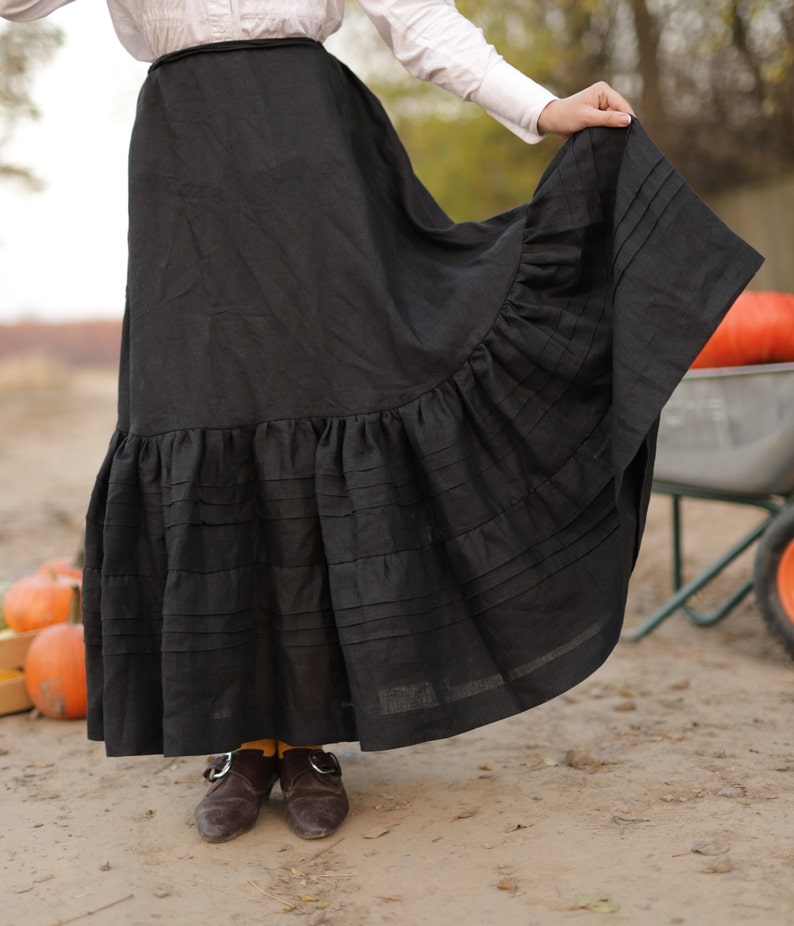 Black Petticoat Gibson girl in Edwardian Victorian style zdjęcie 4