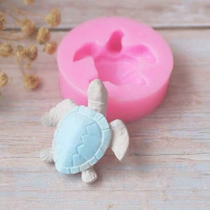 BABY SEA TURTLE Mold - Shiny Silicone / Resin Crafts / Sea Turtle / Gifts / Resin Jewelry / Baby Animals / Sea Theme / Ocean Crafts / Turtle