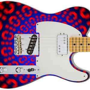 Puede incluir: Una guitarra eléctrica blanca con un cuerpo estampado en rojo y azul. La guitarra tiene un solo corte y un mástil de arce con un diapasón de palisandro.