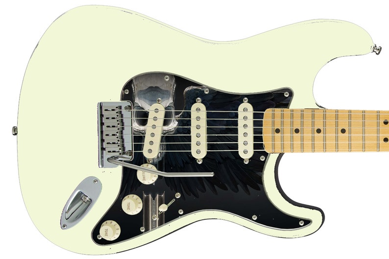 Pu&ograve; includere: Una chitarra elettrica bianca con un battipenna nero che presenta un design a forma di teschio e ali. La chitarra ha tre manopole e un selettore a cinque posizioni.