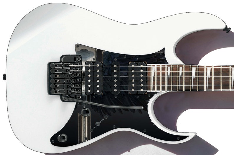 Pu&ograve; includere: Chitarra elettrica bianca con hardware nero e un battipenna nero con un design ad ala di uccello. La chitarra ha una tastiera in acero con intarsi a punti bianchi.