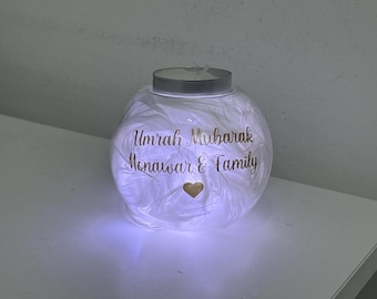 Personalisierter Teelichtkerzenhalter mit Federn - Umrah Mubarak