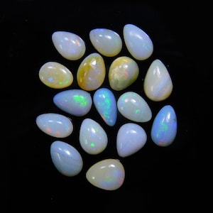Natürlicher brasilianischer Opal-Perlenform-Edelstein, Multi Flash Gute Qualität, gut polierte Opal-Cabochons.