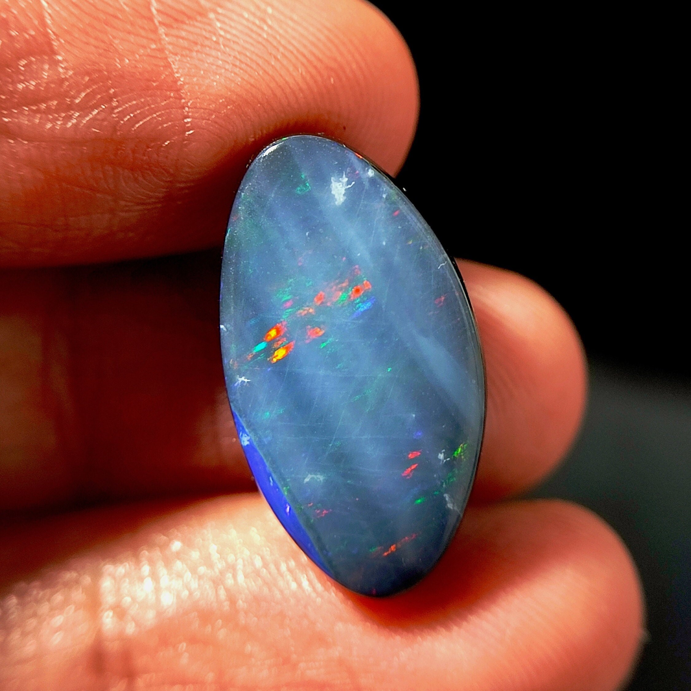 オーストラリア産オパール ダブレット カボション：マルチカラー研磨