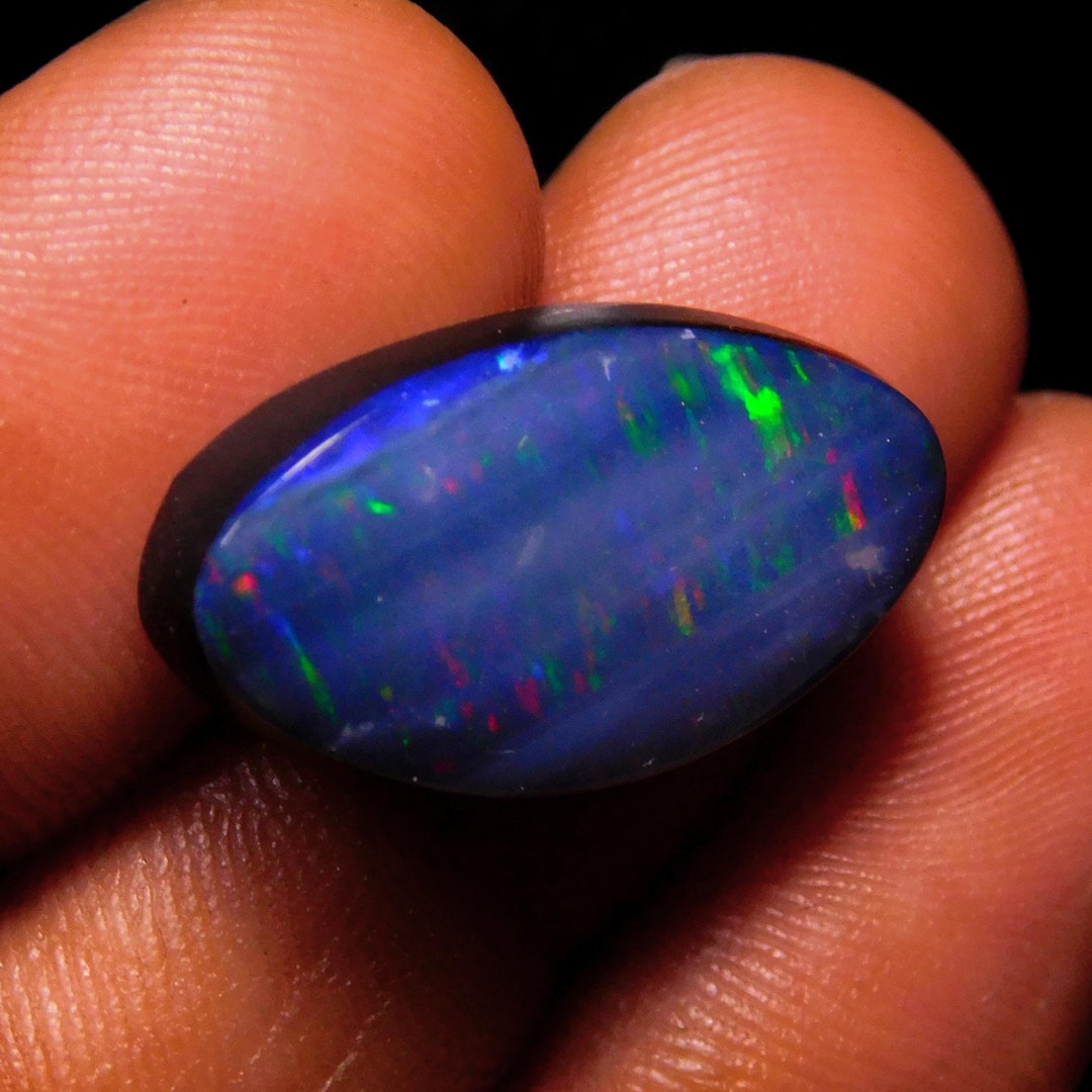 オパール 高品質ダブレット オーストラリア産オパール ダブレット カボション：マルチカラー研磨
