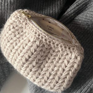 Herz-Clutch – Tunesisches Häkelmuster
