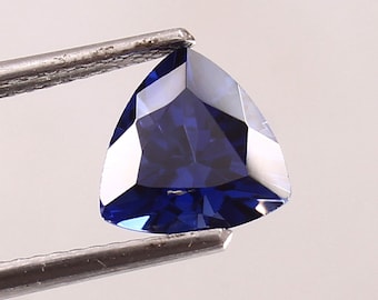 AAA Blue Sapphire Gemstone: 2.40 Crt Trillion Cut, 8MM