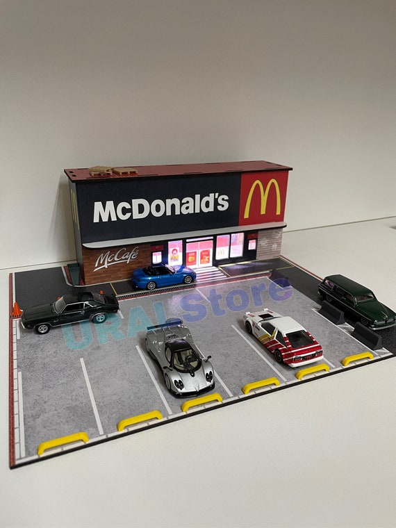 For 1:64 Scale Diecast Cars Fast Food Diorama and Parking Lot for