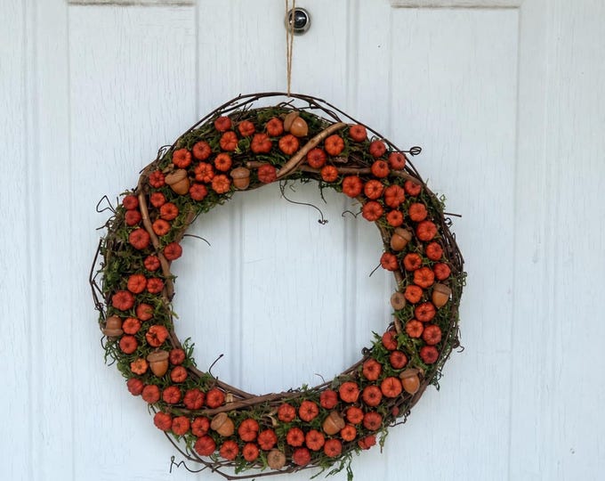 Wreath with tiny pumpkins (putka pods)