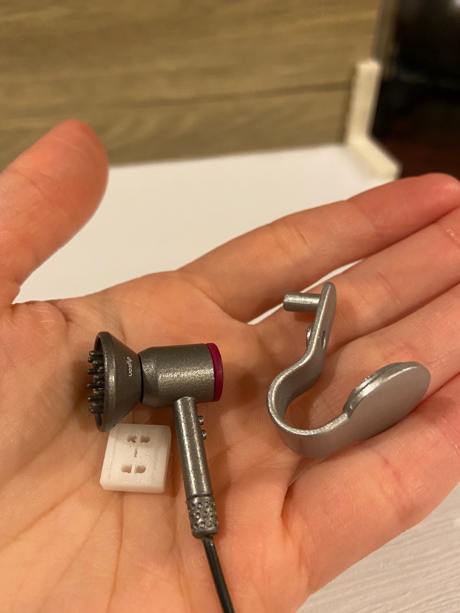 replica dyson