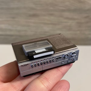 Sony SLV-XC30SG COMPACT VCR Video VHS Cassette Player NTSC/PAL Playback