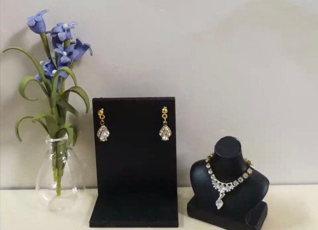 1/6 Scale Dollhouse Miniature Jewelry Necklace Stand Display Stand Shop