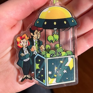 Alien Claw Machine Acrylic Shaker Charms