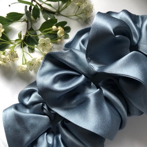 19 momme Mulberry Silk Hair Scrunchies - Azul-poeira - O preço é por um scrunchie