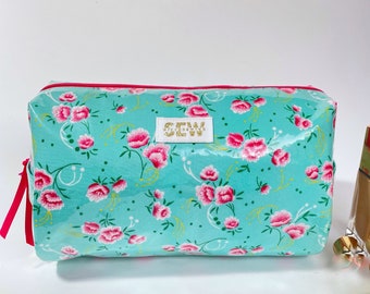 Grande trousse de toilette imperméable Pivoine et céladon fleurs  - doublée