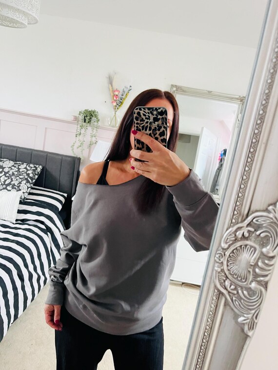 Felpa lunga grigio antracite con spalle scoperte Italia